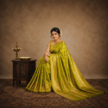 Panna Banarasi Zardousi - Banarasi Waves thumbnail 2